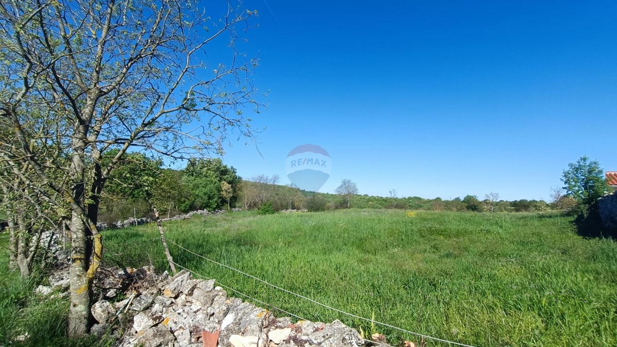 Terreno edificabile Bale, 755m2