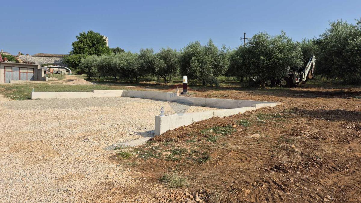 Terreno edificabile Sveti Lovreč, 1.176m2