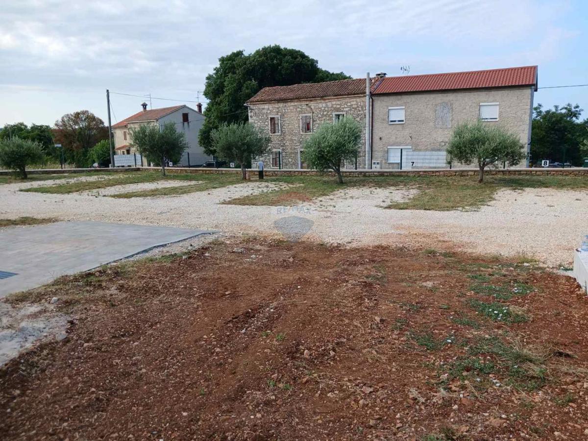 Terreno edificabile Sveti Lovreč, 1.176m2