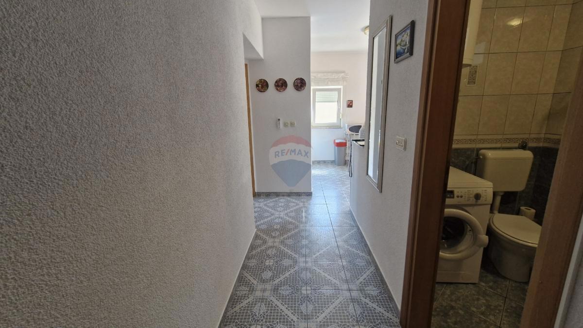 Medulin, Vinkuran, appartamento con due camere da letto e balcone, a 600 m dal mare  Slovenski: