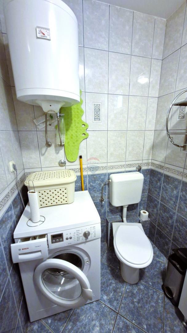 Medulin, Vinkuran, appartamento con due camere da letto e balcone, a 600 m dal mare  Slovenski: