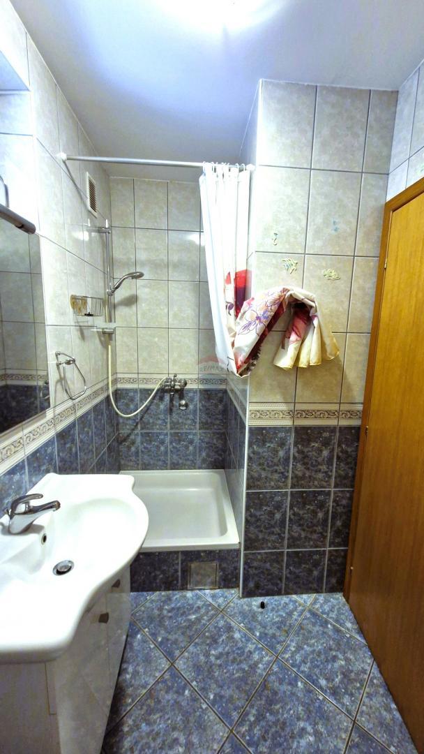 Medulin, Vinkuran, appartamento con due camere da letto e balcone, a 600 m dal mare  Slovenski: