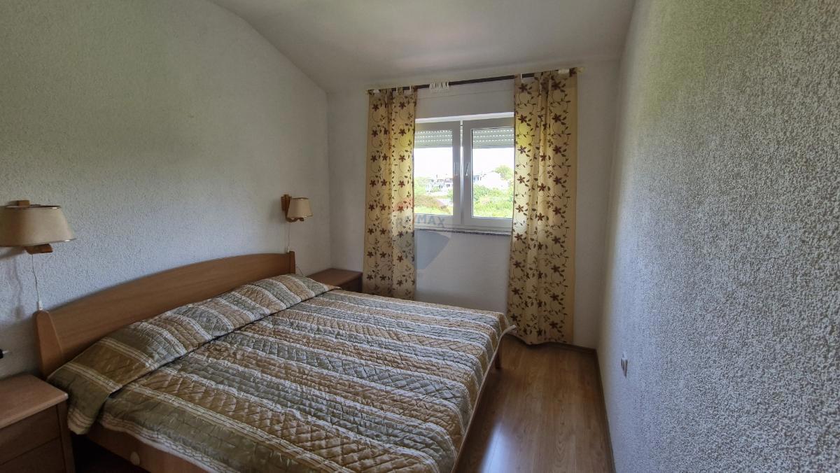 Medulin, Vinkuran, appartamento con due camere da letto e balcone, a 600 m dal mare  Slovenski: