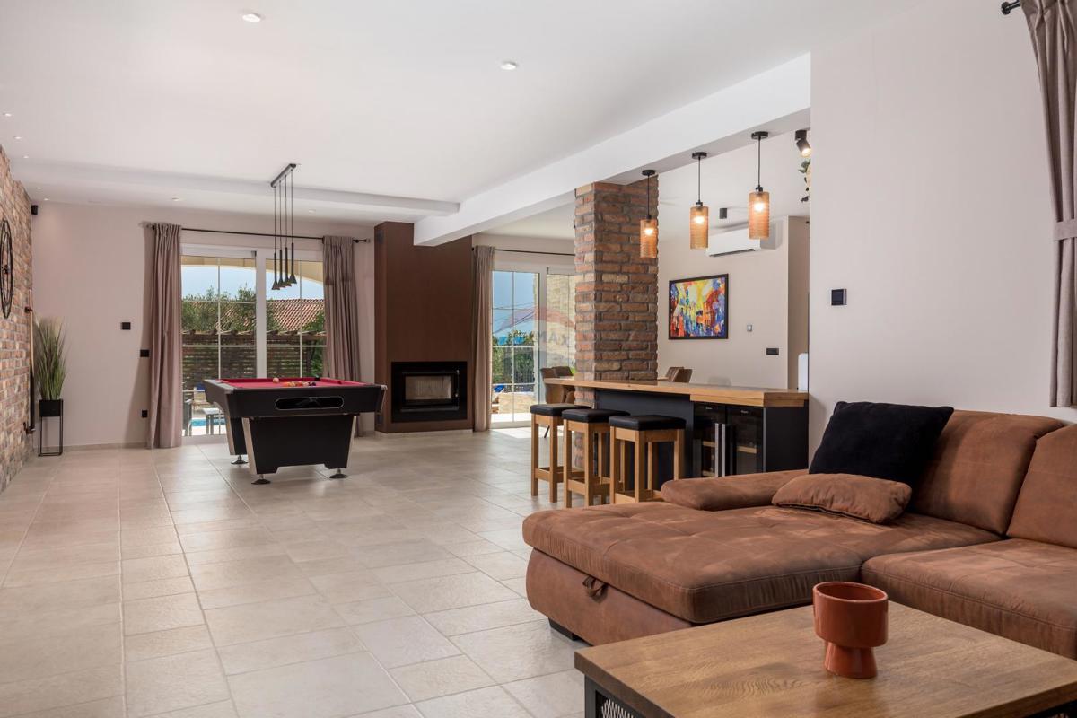 Casa Kras, Dobrinj, 240m2