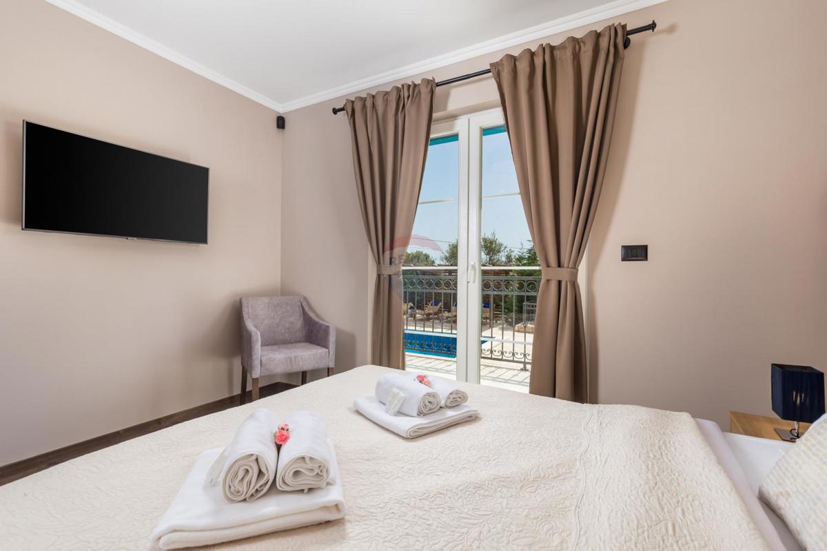 Casa Kras, Dobrinj, 240m2