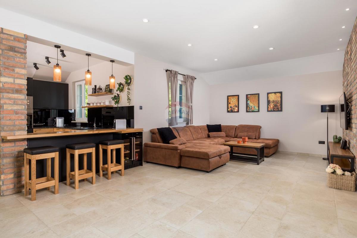 Casa Kras, Dobrinj, 240m2