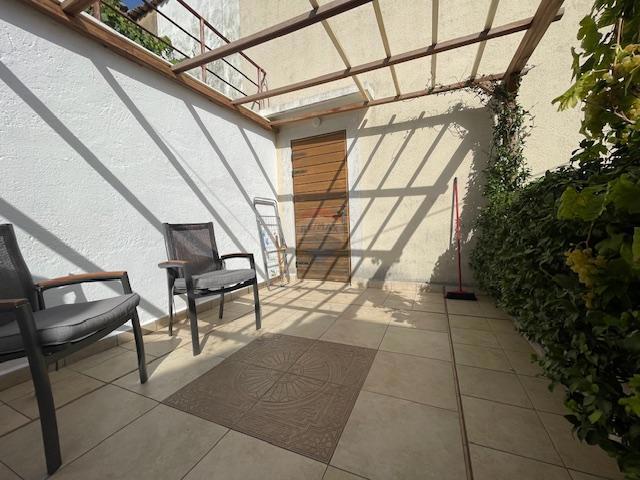 Isola di Krk, Dobrinj, casa con terrazza sul tetto e vista mare