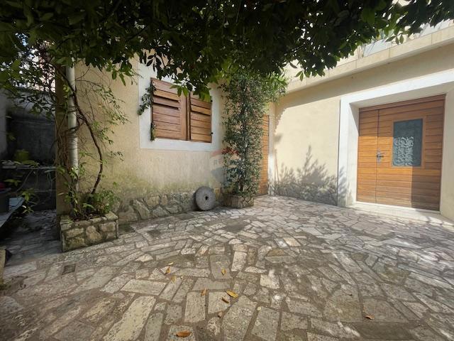 Isola di Krk, Dobrinj, casa con terrazza sul tetto e vista mare