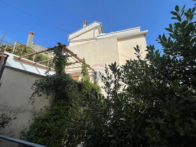 Isola di Krk, Dobrinj, casa con terrazza sul tetto e vista mare