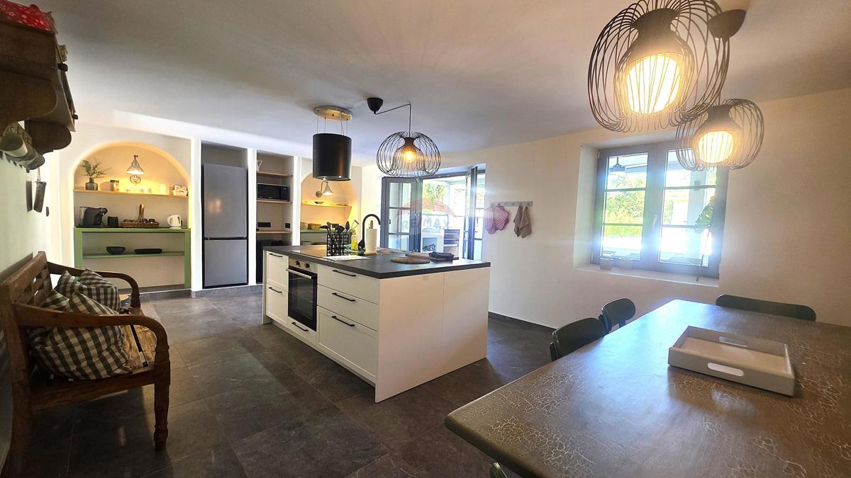 Istria, Buje-Triban – Casa ristrutturata con piscina