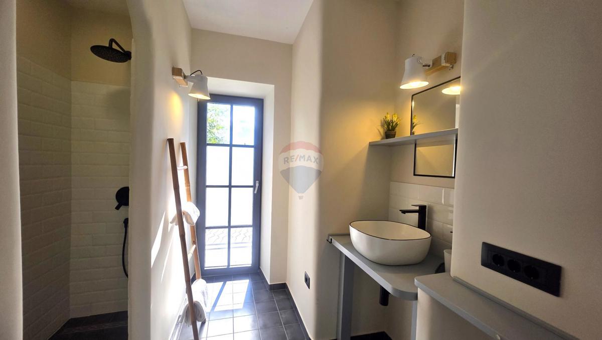 Istria, Buje-Triban – Casa ristrutturata con piscina