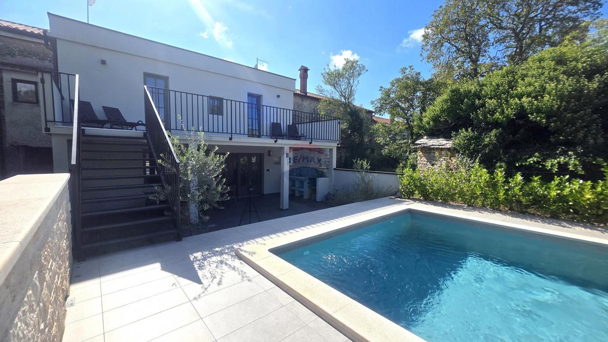 Istria, Buje-Triban – Casa ristrutturata con piscina