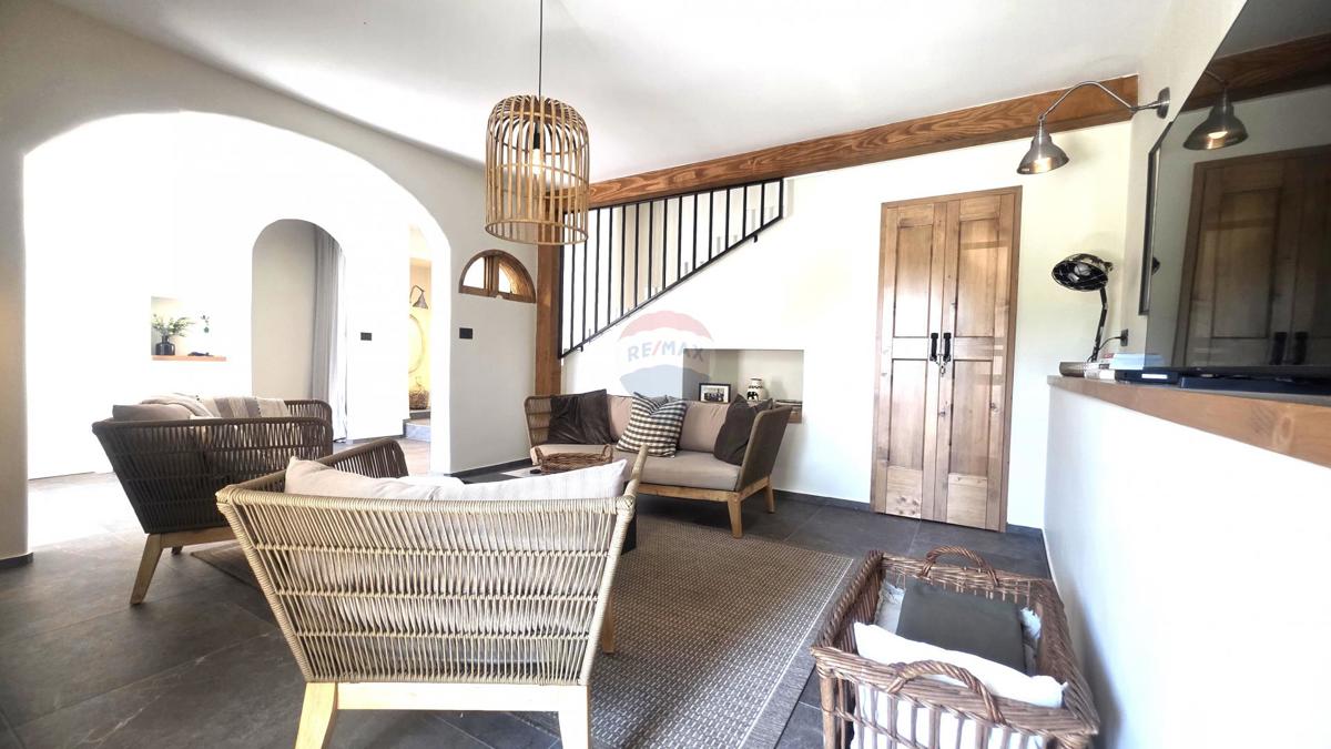 Istria, Buje-Triban – Casa ristrutturata con piscina