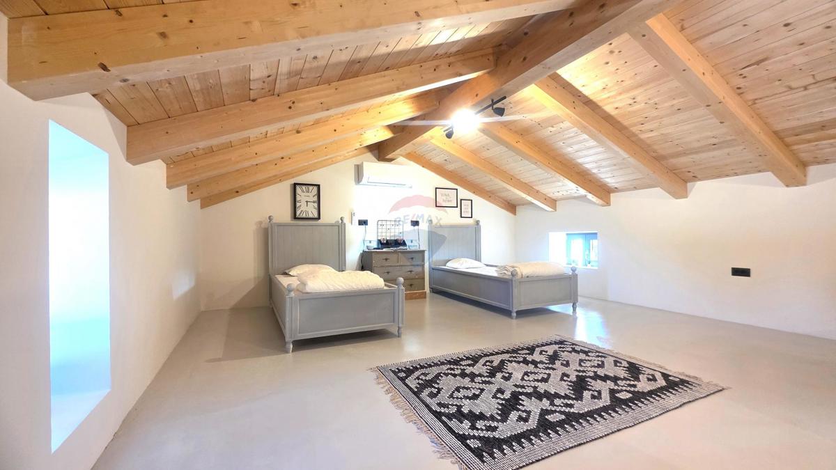 Istria, Buje-Triban – Casa ristrutturata con piscina