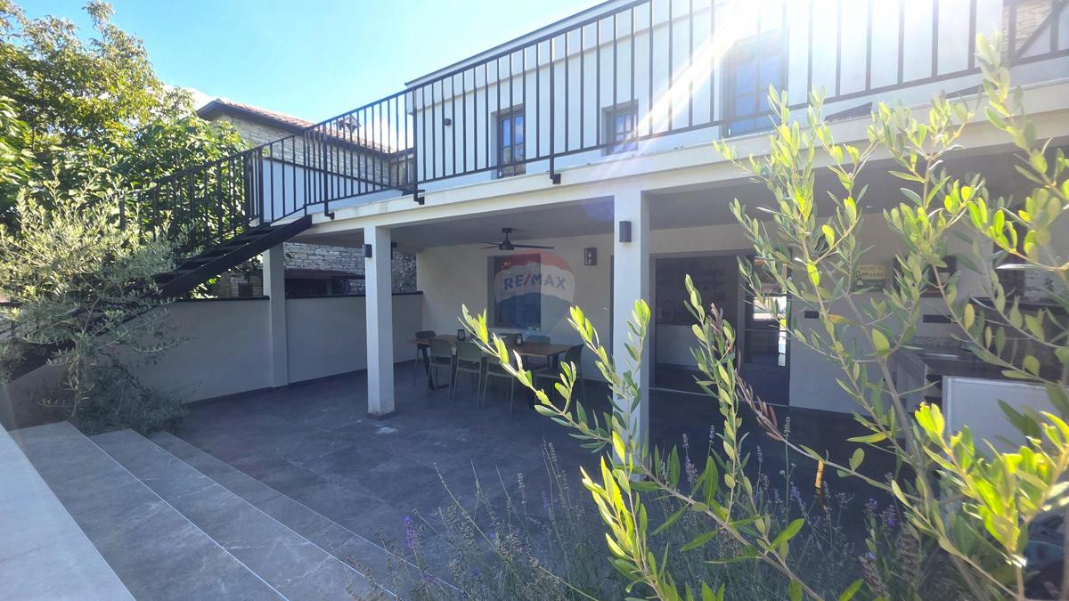 Istria, Buje-Triban – Casa ristrutturata con piscina