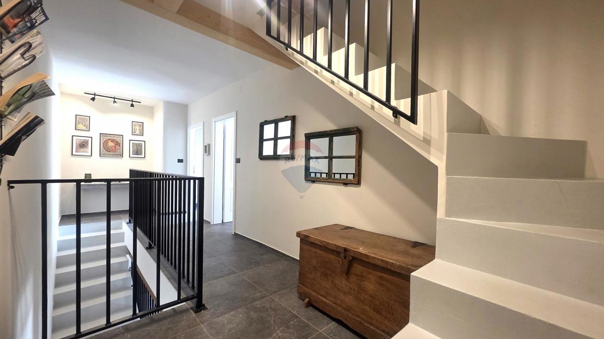 Istria, Buje-Triban – Casa ristrutturata con piscina