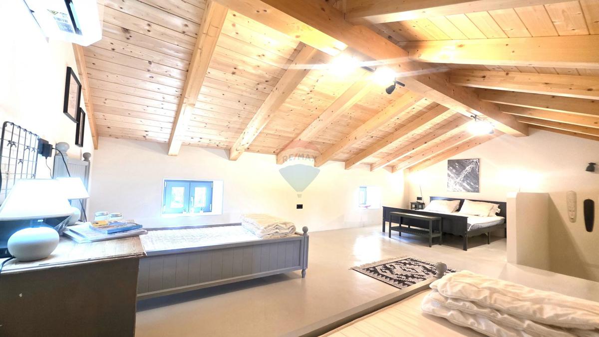 Istria, Buje-Triban – Casa ristrutturata con piscina