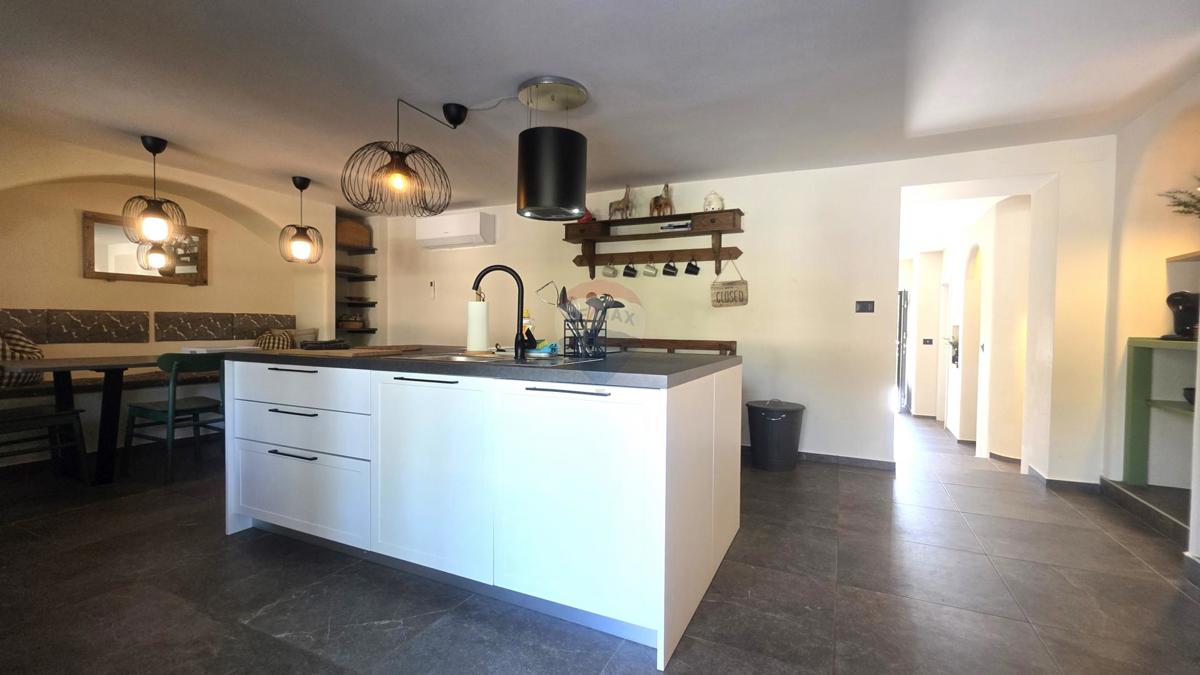 Istria, Buje-Triban – Casa ristrutturata con piscina