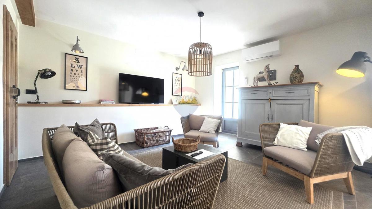 Istria, Buje-Triban – Casa ristrutturata con piscina