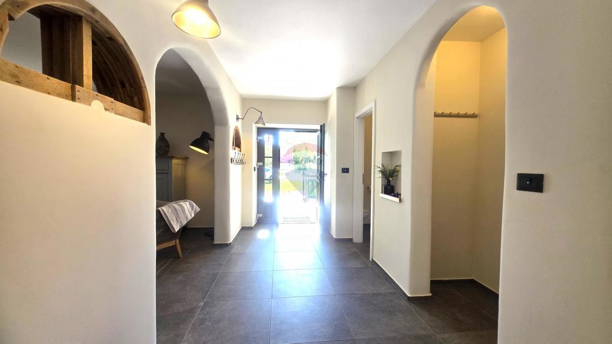 Istria, Buje-Triban – Casa ristrutturata con piscina