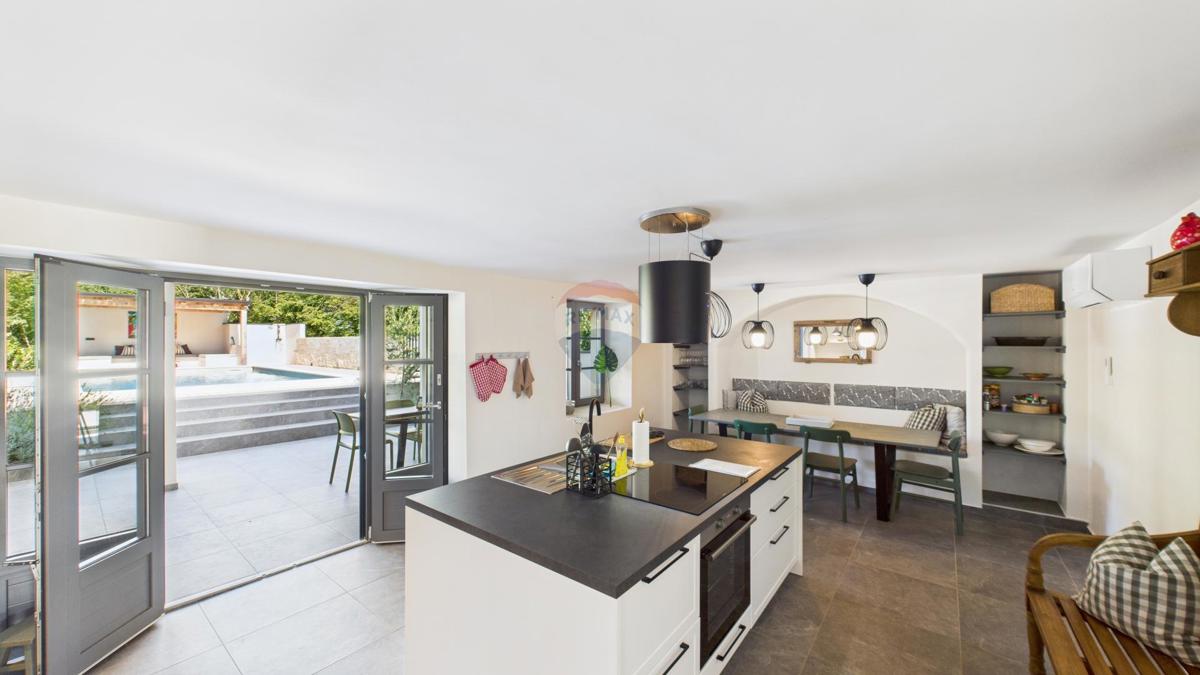 Istria, Buje-Triban – Casa ristrutturata con piscina