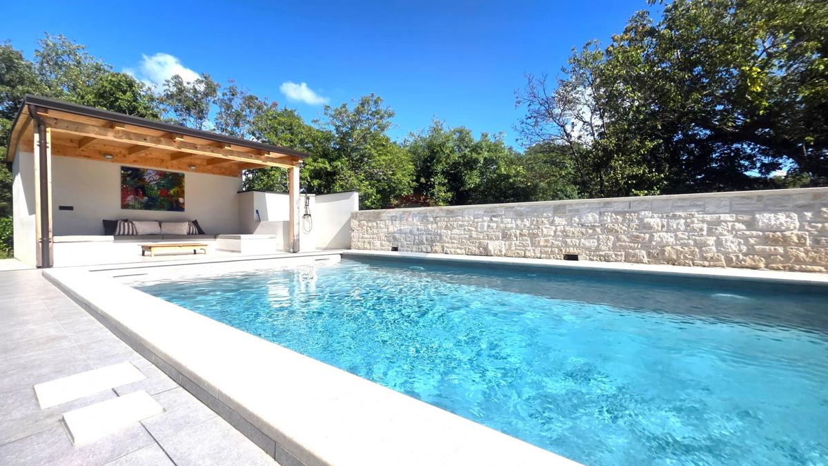 Istria, Buje-Triban – Casa ristrutturata con piscina