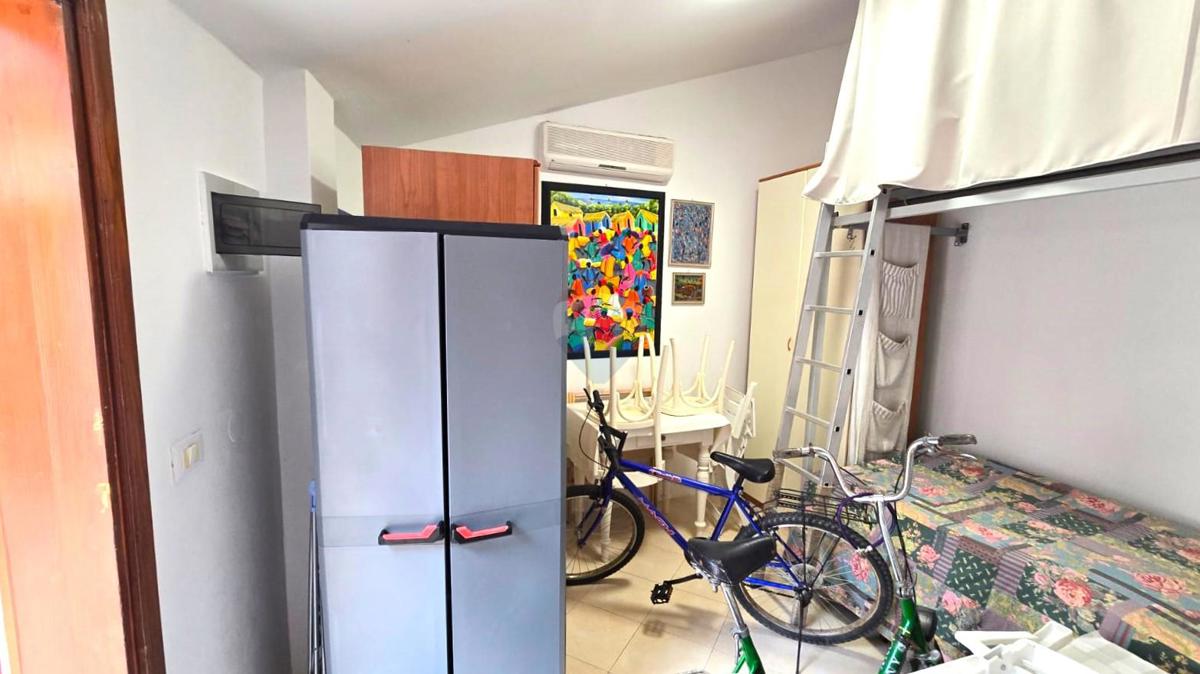 Istria, Rovigno, centro, strada tranquilla, due appartamenti + cortile privato