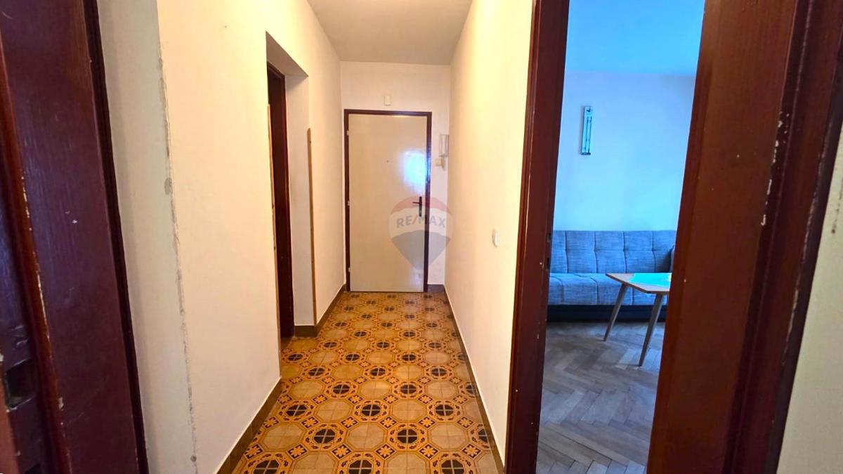 Rovigno, appartamento, 2 camere da letto, parcheggio, 1º piano in edificio residenziale, centro
