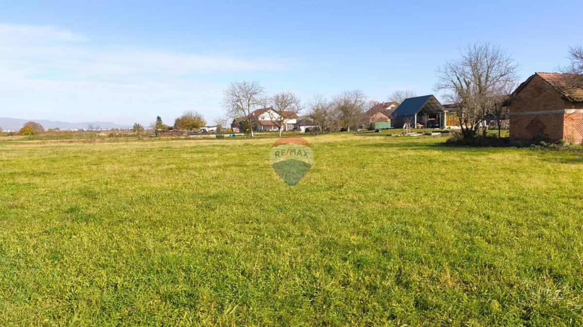 Terreno edificabile Odranski Obrež, Brezovica, 2.336m2