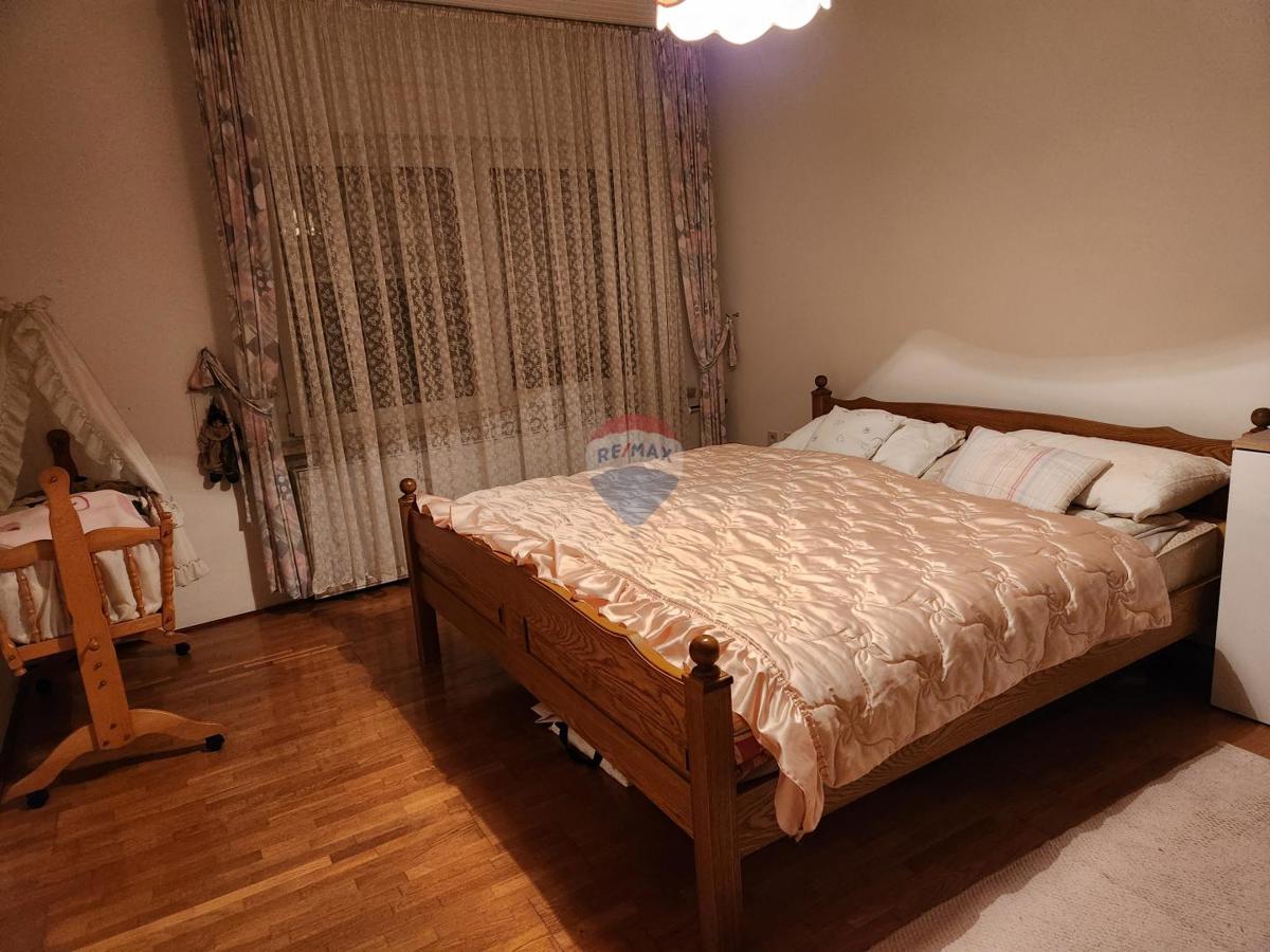 Casa Kurilovec, Velika Gorica, 375m2