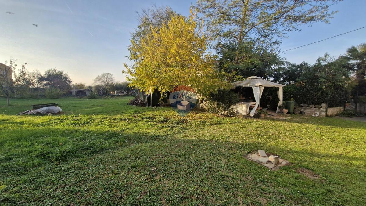 Parenzo, area più ampia – casa istriana ristrutturata, 194 m² di superficie abitabile, 900 m² di terreno