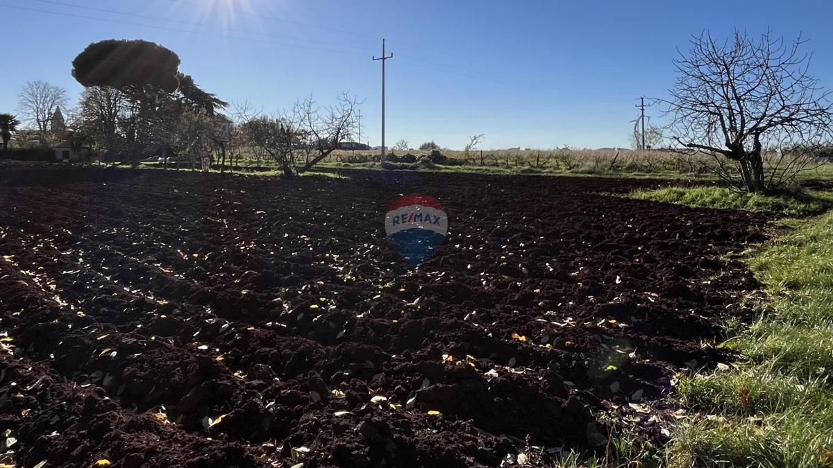 Terreno edificabile Kaštelir, Kaštelir-Labinci, 1.180m2