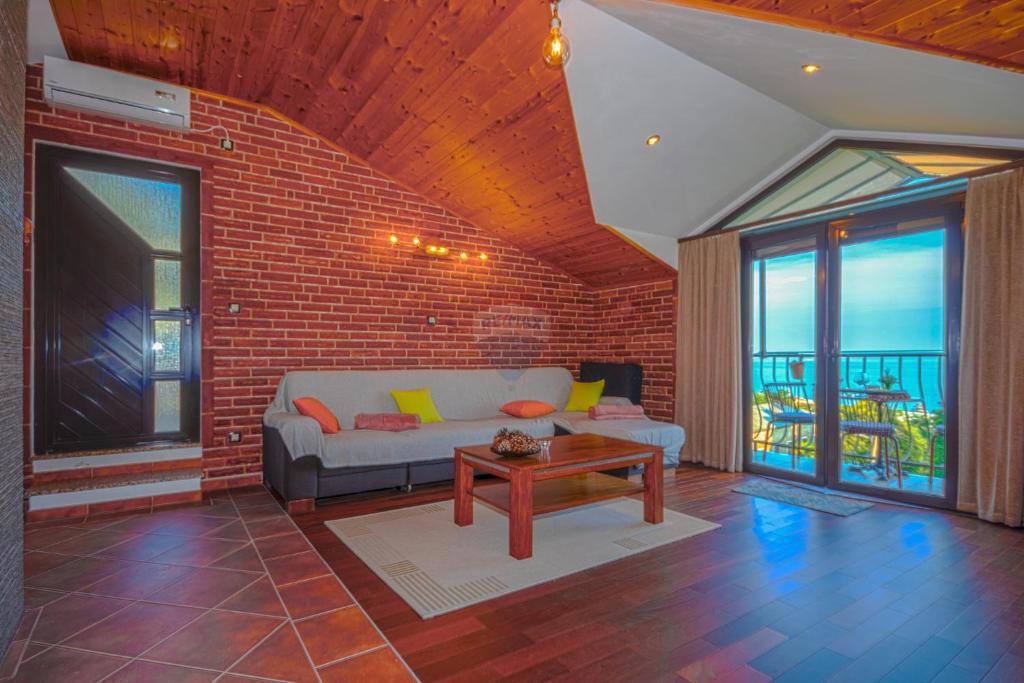 Casa Krnjevo, Rijeka, 343m2