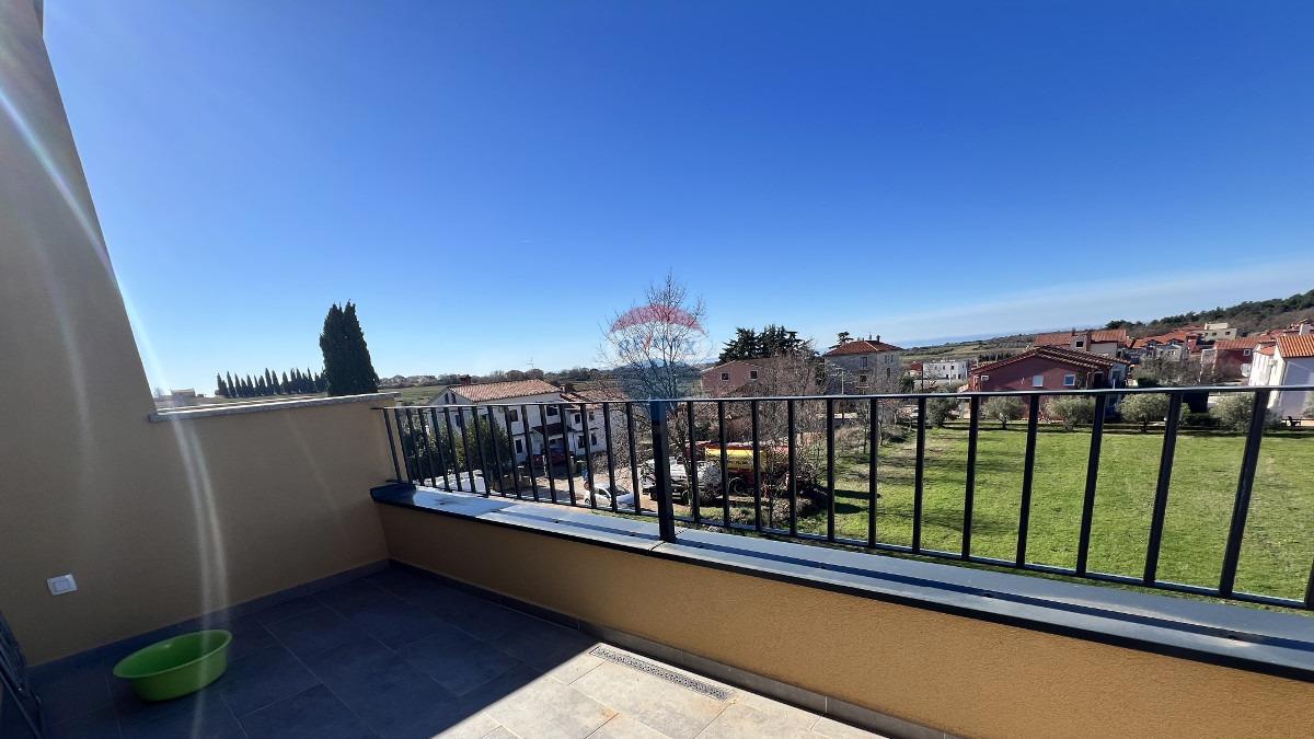 Istria, Cittanova – Appartamento su due piani con vista e giardino