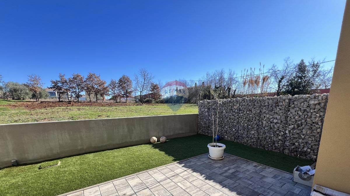 Istria, Cittanova – Appartamento su due piani con vista e giardino