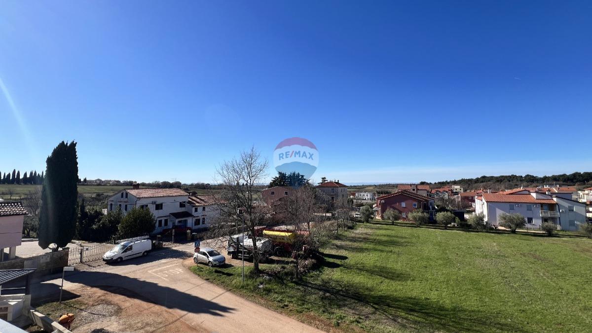 Istria, Cittanova – Appartamento su due piani con vista e giardino