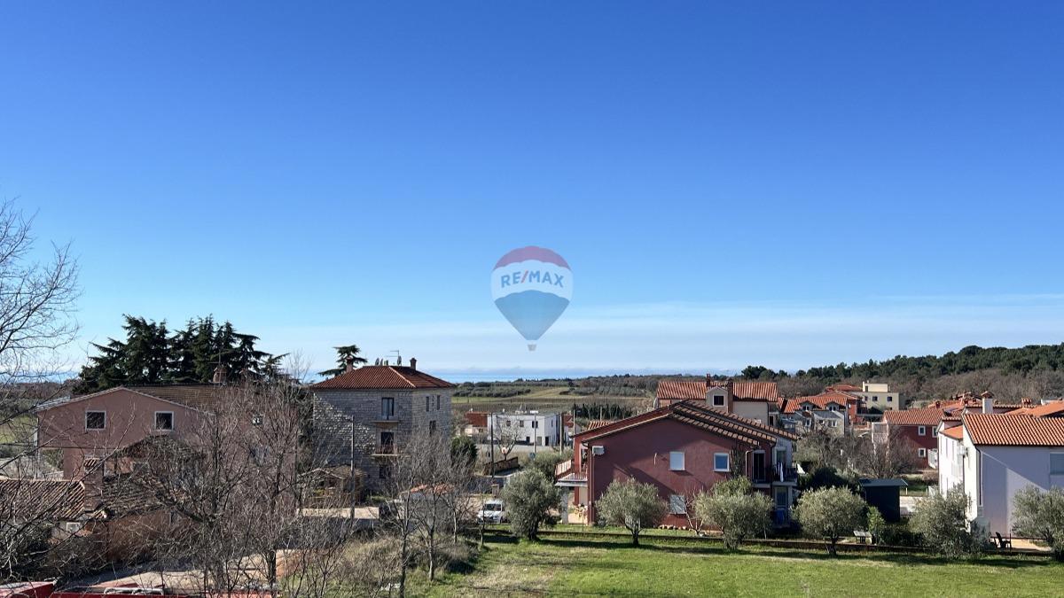 Istria, Cittanova – Appartamento su due piani con vista e giardino