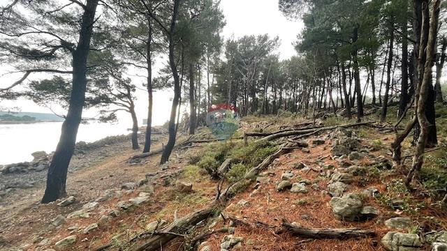 Terreno non edificabile Krk, 1.397m2