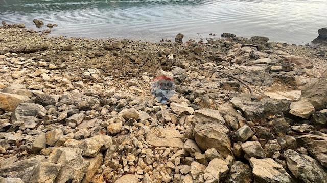 Terreno non edificabile Krk, 1.397m2