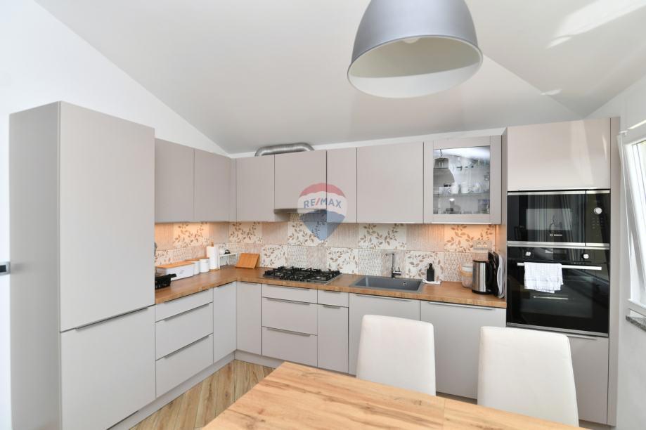 Appartamento Trinajstići, Kastav, 110m2