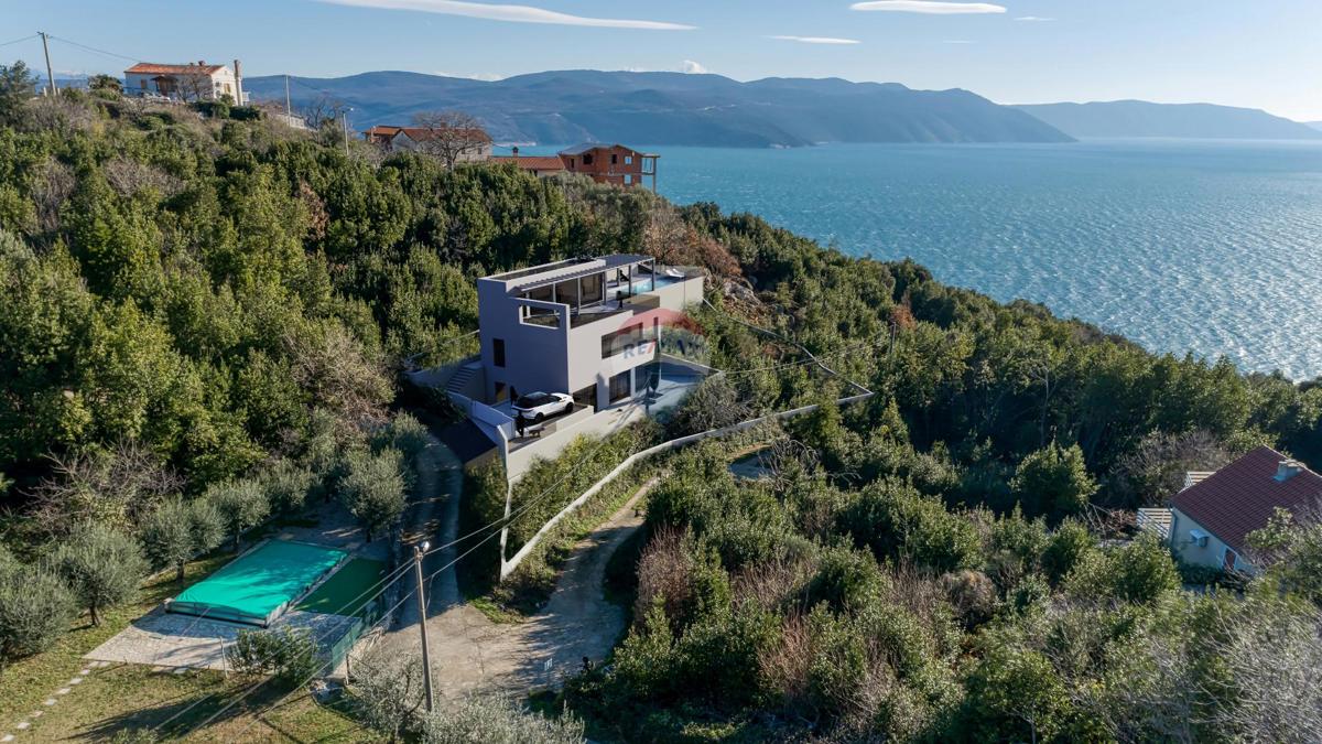 ISTRIA, PLOMIN - Terreno edificabile con progetto e vista mare