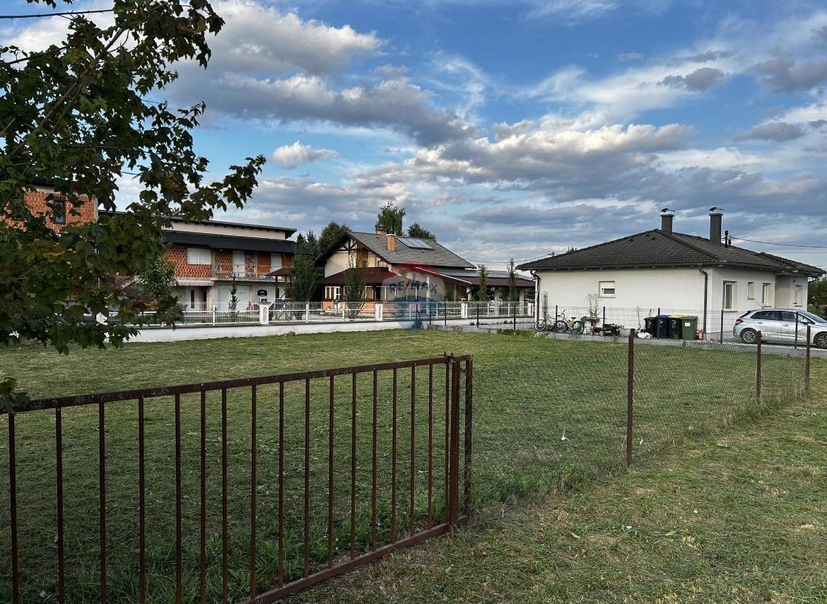 Terreno edificabile Celine, Vrbovec, 592m2