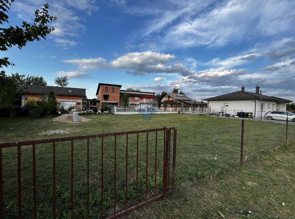 Terreno edificabile Celine, Vrbovec, 592m2