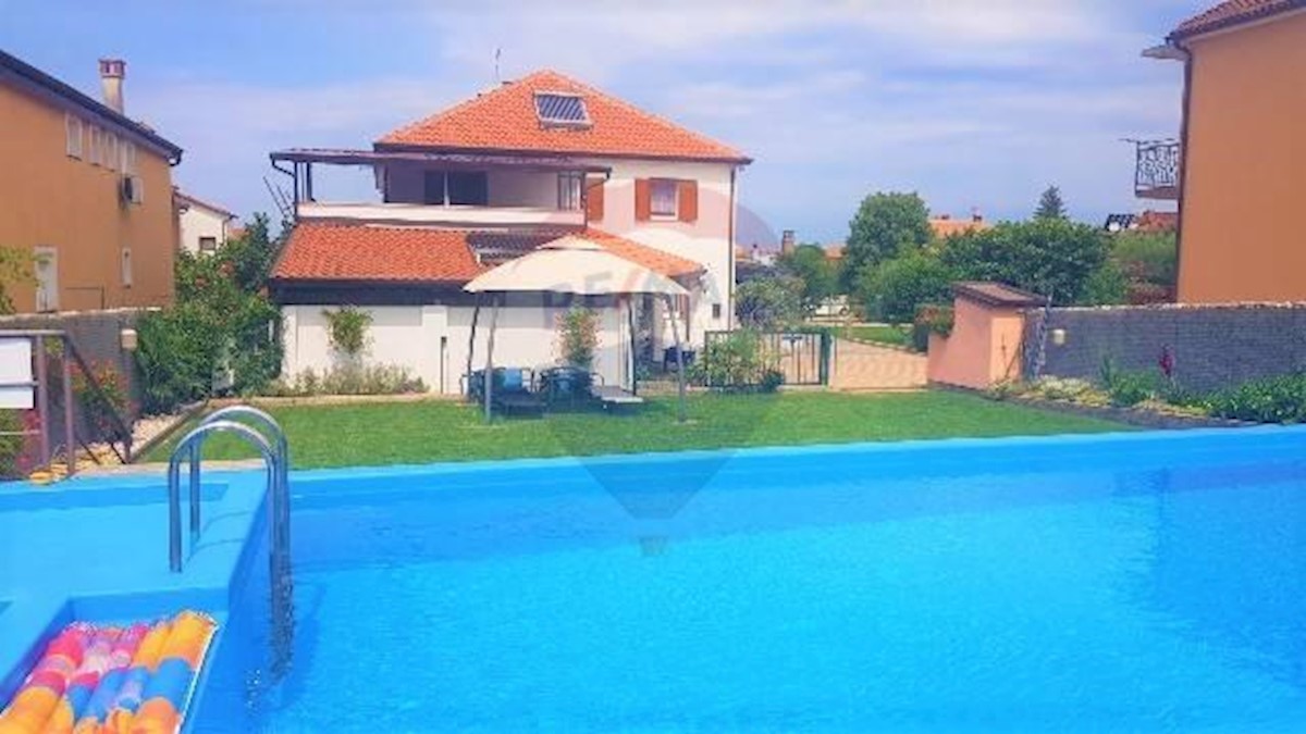 Umag, 450m2