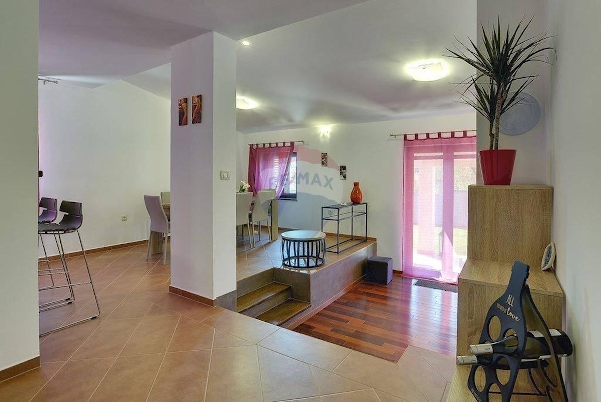 Villa Singola/Casa Vacanza Valdebek, Pula, 400m2