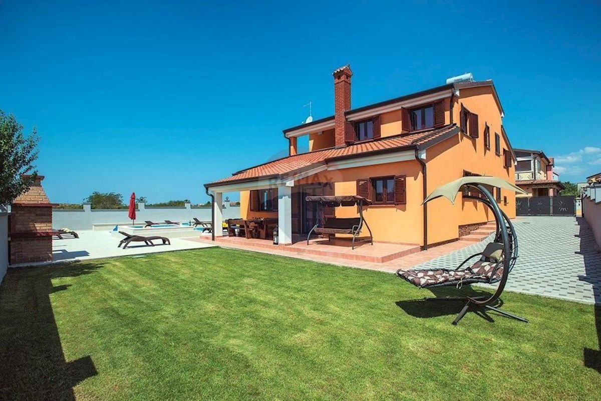 Villa Singola/Casa Vacanza Valdebek, Pula, 400m2