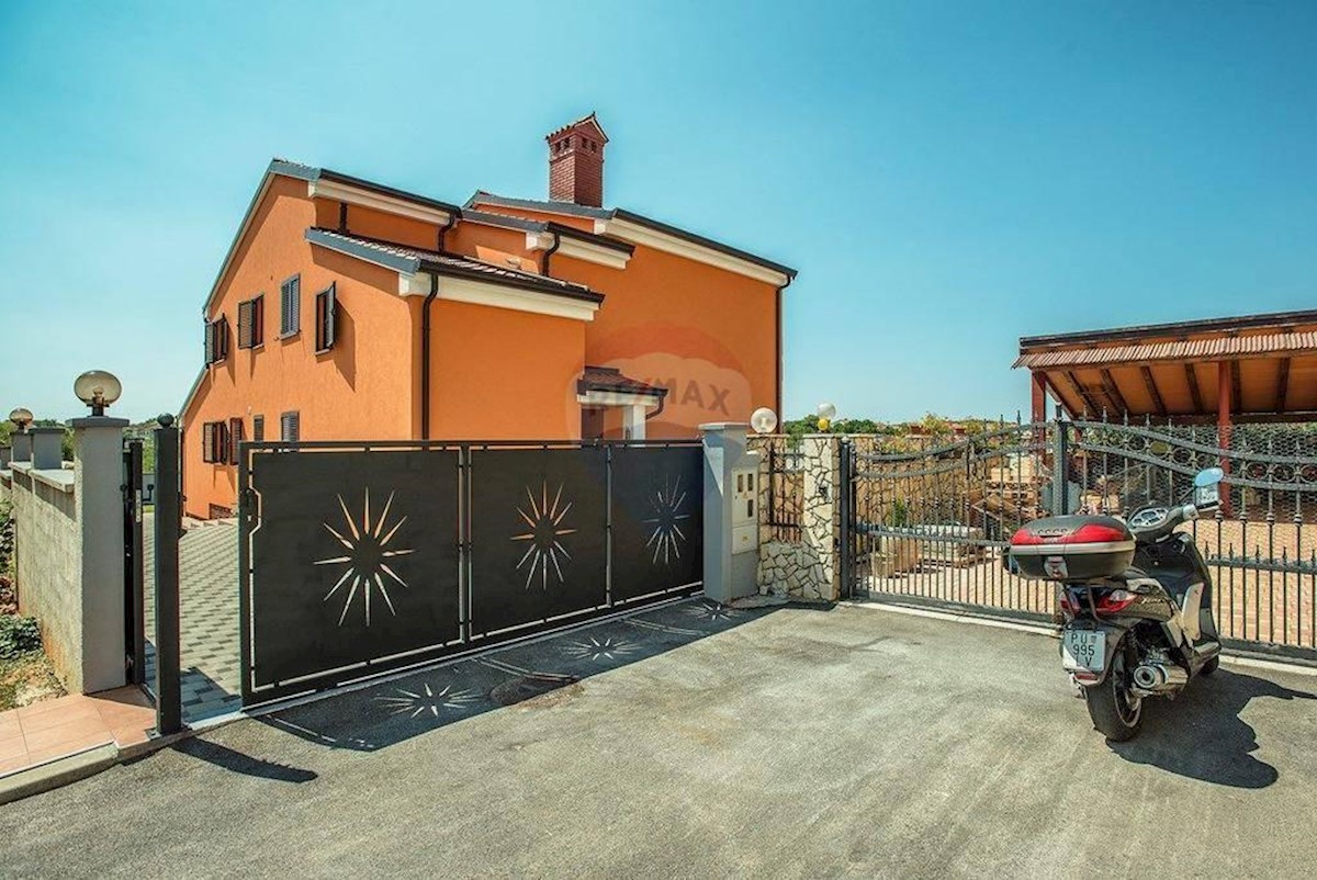 Villa Singola/Casa Vacanza Valdebek, Pula, 400m2