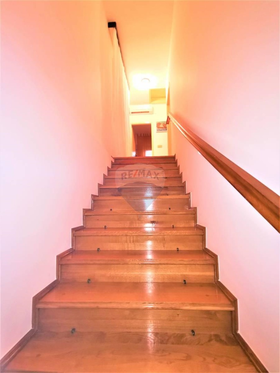 Villa Singola/Casa Vacanza Grožnjan, 280m2