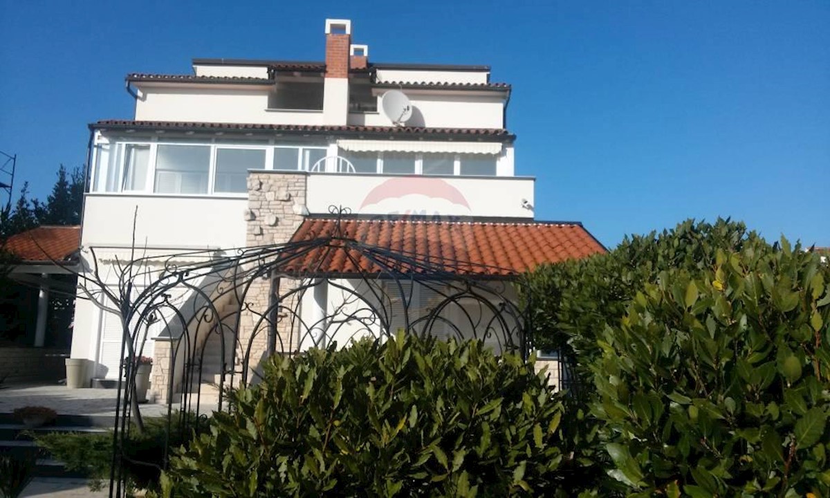 Villa Singola/Casa Vacanza Medulin, 600m2