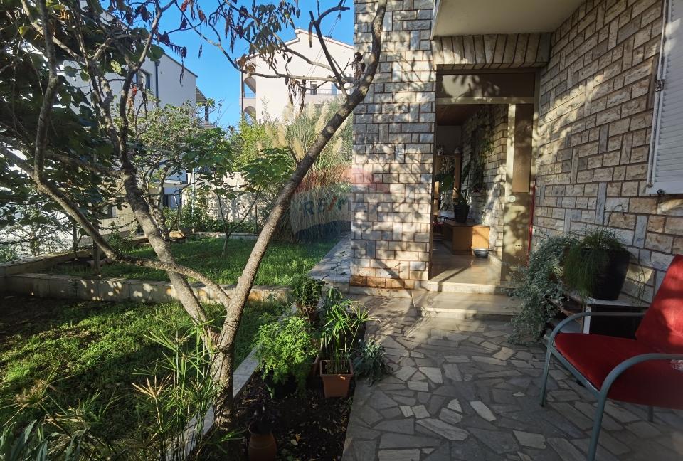 Istria, Pola, Veruda Porat – Casa indipendente a 220 m dal mare con ampio giardino